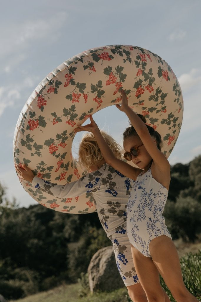 Garbo&amp;Friends Grapes Pink Swim Ring Large 120cm