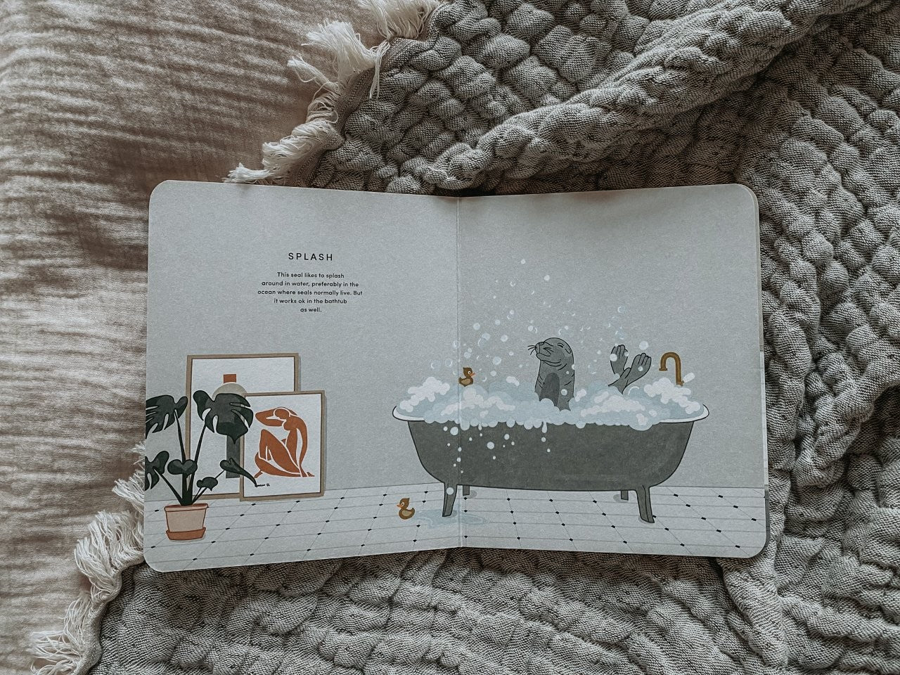 Garbo&amp;Friends Picture Book Animals at home