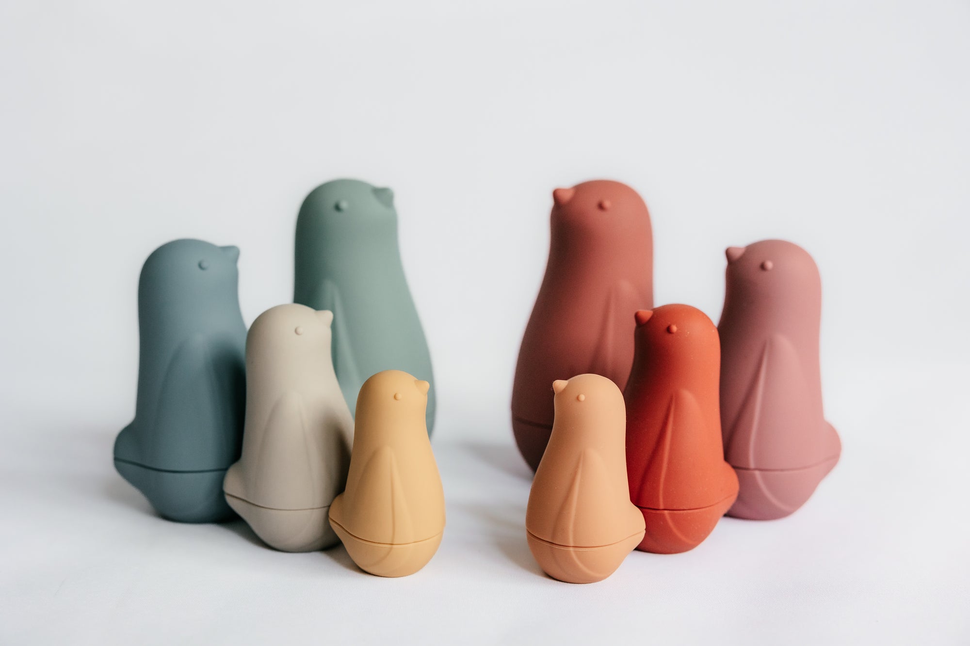 Silicone Nesting Penguin Flora