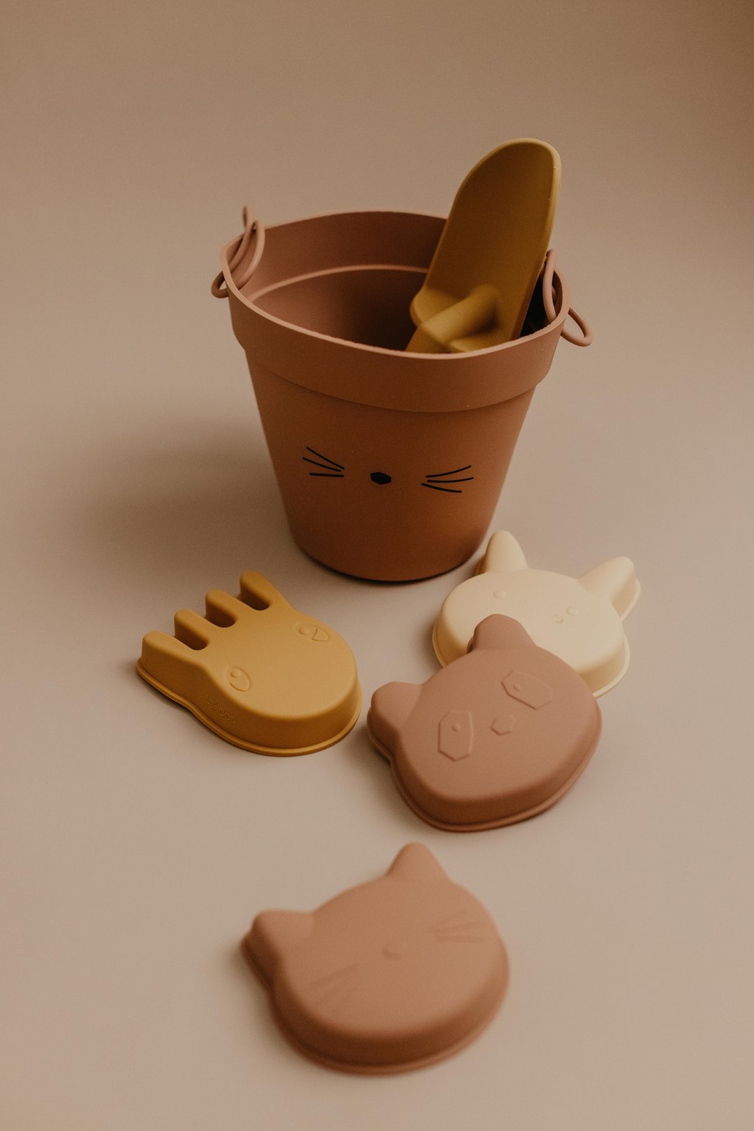 Silicone Beach Bucket &amp; Toys Set - Pink Cat