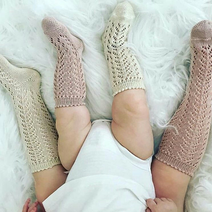 Old Rose Long Open Lace Socks | Condor